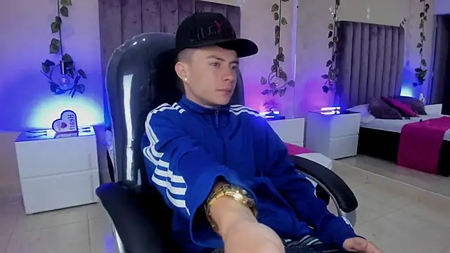 Nascary Fox online show from November 8, 12:09 pm