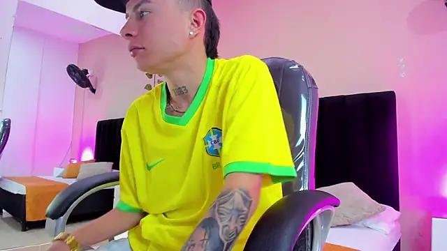 Nascary Fox online show from November 29, 7:58 pm