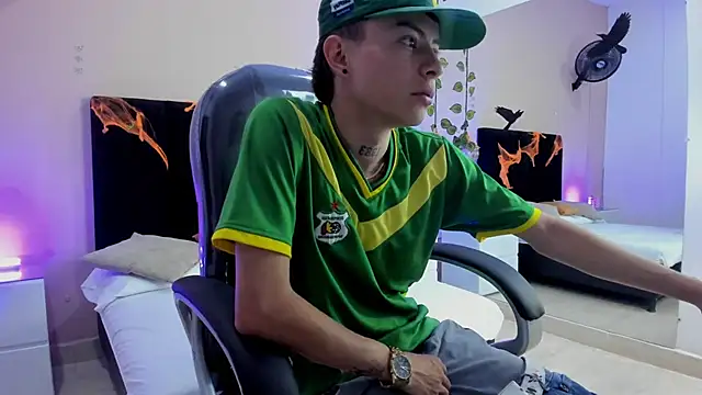 Nascary Fox online show from October 27, 8:10 pm