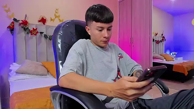 Nascary Fox online show from January 5, 7:17 pm