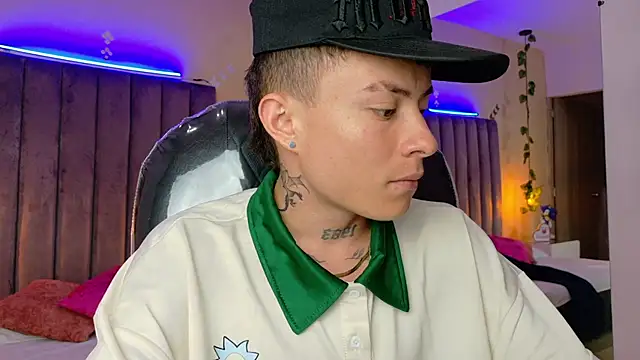 Nascary Fox online show from March 22, 2:18 pm