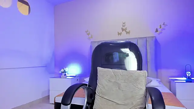 Nascary Fox online show from April 3, 1:06 pm