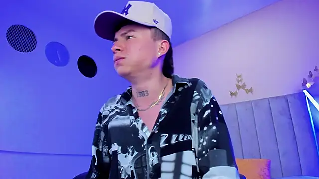 Nascary Fox online show from December 13, 8:04 pm