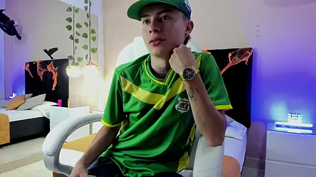 Nascary Fox online show from October 21, 8:30 pm