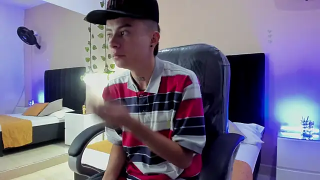 Nascary Fox online show from November 2, 12:54 pm