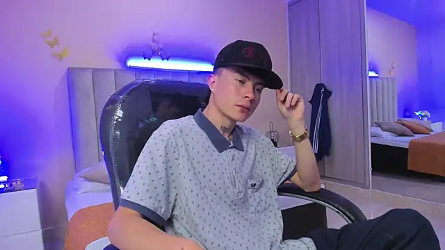 Nascary Fox online show from January 14, 6:44 pm