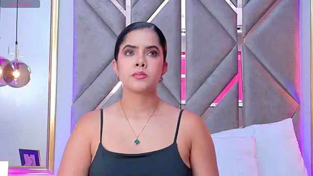 Martina-Roberts- online show from April 29, 4:49 am