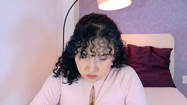 Snapshot of Tracielowe_w chatting on November 16, 3:33 am Tracielowe w online show from November 16, 3:33 am