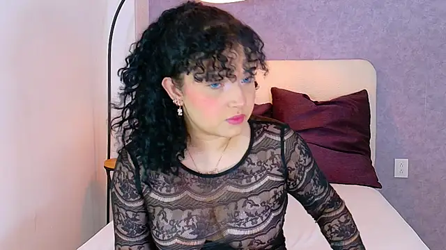 Snapshot of Tracielowe_w chatting on November 20, 3:40 am Tracielowe w online show from November 20, 3:40 am