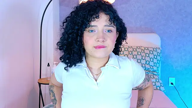 Snapshot of Tracielowe_w chatting on October 26, 3:29 am Tracielowe w online show from October 26, 3:29 am