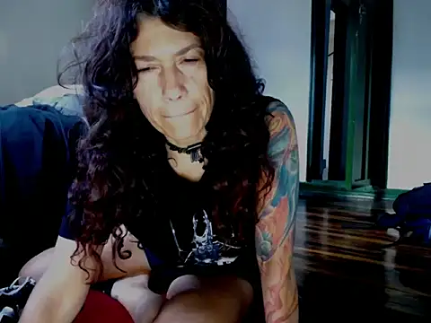 Snapshot of fenix_colette chatting on April 22, 11:50 am fenix colette online show from April 22, 11:50 am