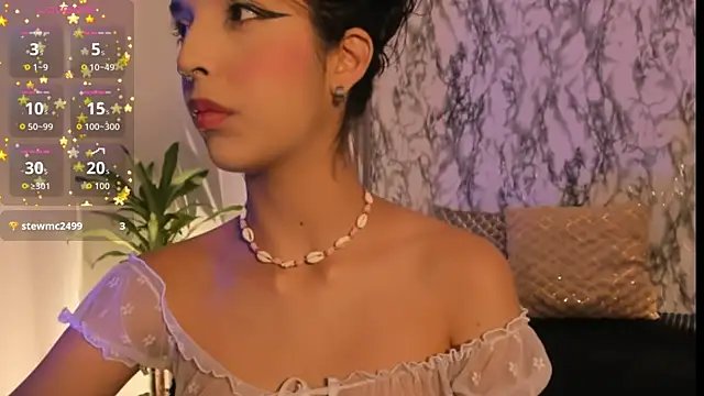 Snapshot of ChloeeMason chatting on October 6, 11:11 am ChloeeMason online show from October 6, 11:11 am
