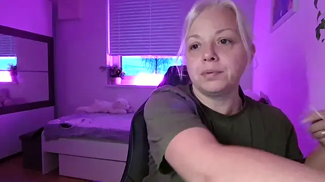 Snapshot of Linsy_Kim chatting on November 26, 6:24 am Linsy Kim online show from November 26, 6:24 am