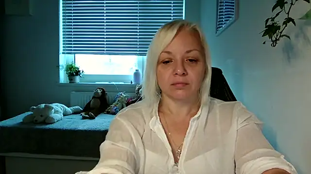 Snapshot of Linsy_Kim chatting on November 14, 6:39 am Linsy Kim online show from November 14, 6:39 am