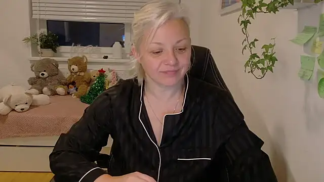 Snapshot of Linsy_Kim chatting on January 19, 6:06 am Linsy Kim online show from January 19, 6:06 am