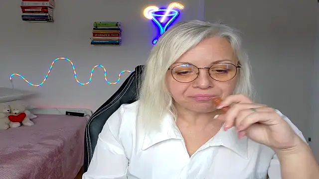 Linsy Kim online show from March 26, 10:02 am