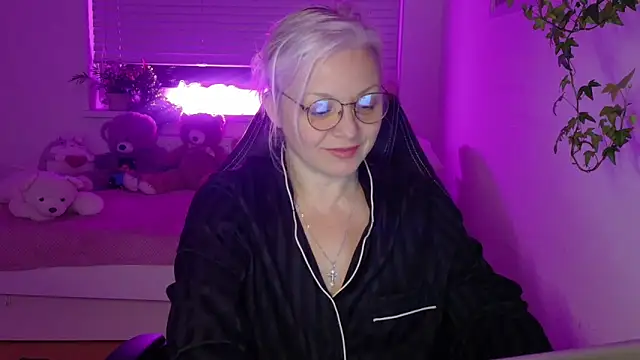 Snapshot of Linsy_Kim chatting on January 31, 9:02 pm Linsy Kim online show from January 31, 9:02 pm