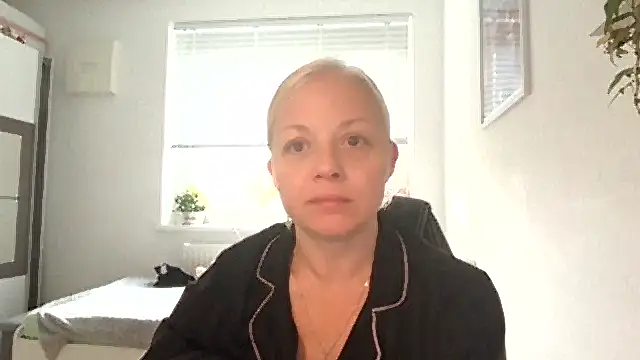 Snapshot of Linsy_Kim chatting on October 16, 7:27 am Linsy Kim online show from October 16, 7:27 am