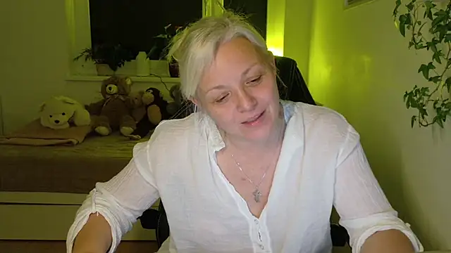 Linsy Kim online show from March 13, 10:37 pm