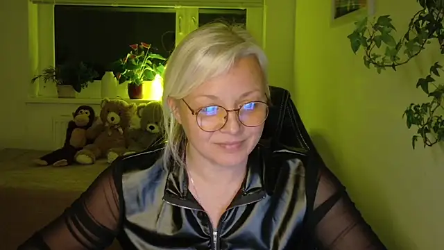 Linsy Kim online show from March 19, 12:32 am