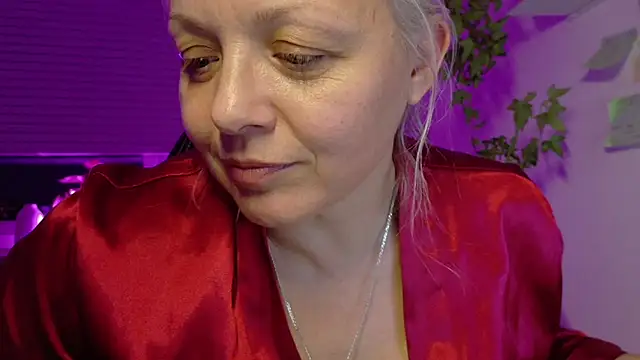 Linsy Kim online show from March 7, 10:15 pm