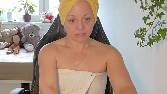 Linsy Kim online show from March 15, 10:11 am