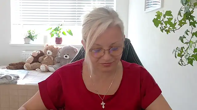 Linsy Kim online show from March 19, 2:39 pm