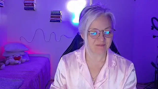 Linsy Kim online show from March 25, 3:17 am