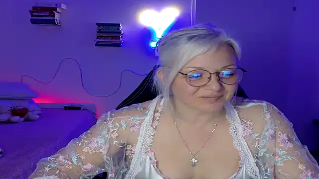 Linsy Kim online show from April 15, 7:58 pm