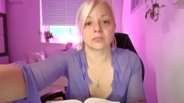 Snapshot of Linsy_Kim chatting on November 20, 6:36 am Linsy Kim online show from November 20, 6:36 am