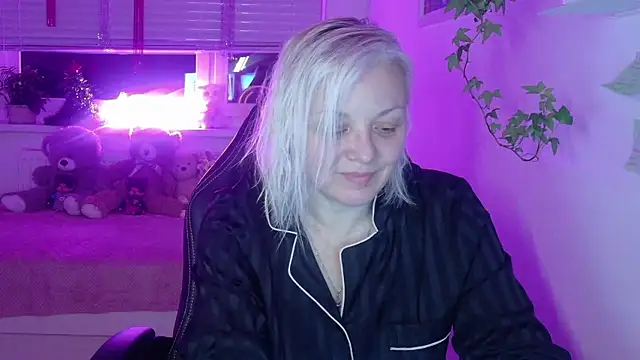 Linsy Kim online show from January 9, 6:48 pm