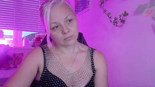 Linsy Kim online show from December 4, 6:45 am