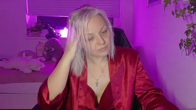 Snapshot of Linsy_Kim chatting on February 17, 9:01 pm Linsy Kim online show from February 17, 9:01 pm