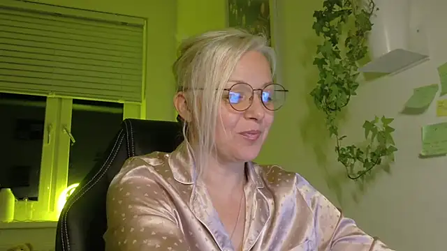 Linsy Kim online show from March 6, 8:26 pm