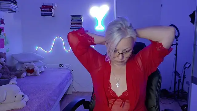 Linsy Kim online show from April 8, 6:09 pm