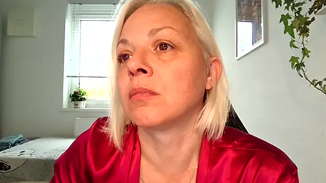 Snapshot of Linsy_Kim chatting on November 2, 9:03 am Linsy Kim online show from November 2, 9:03 am