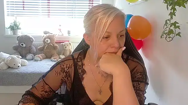 Linsy Kim online show from December 22, 9:20 am