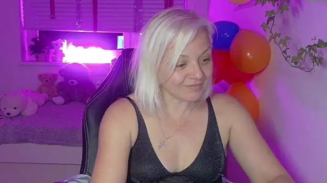 Linsy Kim online show from December 19, 8:33 pm