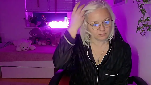 Linsy Kim online show from January 12, 6:20 am