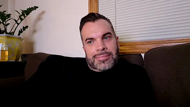 Snapshot of Ty_lerDavid chatting on December 15, 6:41 am Ty lerDavid online show from December 15, 6:41 am