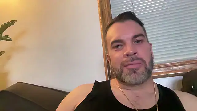 Snapshot of Ty_lerDavid chatting on February 25, 6:35 am Ty lerDavid online show from February 25, 6:35 am