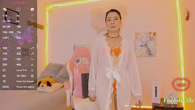 milfAaura online show from May 23, 2:21 am
