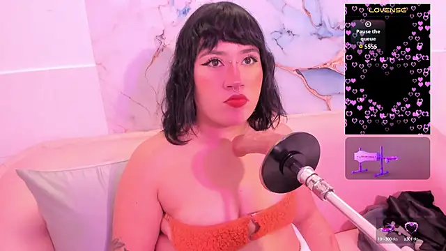 mia yeager online show from October 15, 8:50 pm