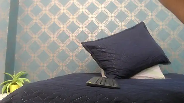 Snapshot of scarlett646 chatting on September 12, 3:06 am scarlett646 online show from September 12, 3:06 am