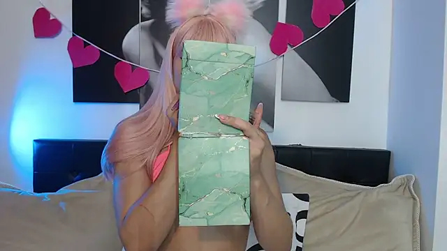 Snapshot of NicoletBlossom chatting on February 12, 7:57 pm NicoletBlossom online show from February 12, 7:57 pm