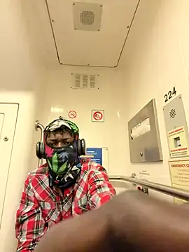 Snapshot of Vikehim chatting on November 16, 4:17 am Vikehim online show from November 16, 4:17 am