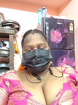 Snapshot of bakyasree143 chatting on September 19, 4:33 pm bakyasree143 online show from September 19, 4:33 pm