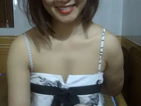 Snapshot of anna-sweet69 chatting on February 26, 2:28 pm anna-sweet69 online show from February 26, 2:28 pm