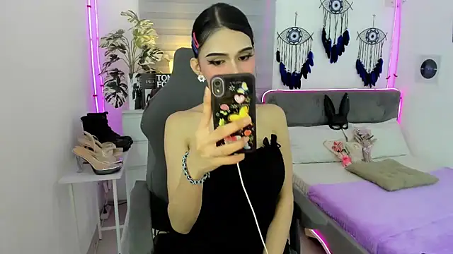 Snapshot of tstoni_talks chatting on November 8, 10:08 am tstoni talks online show from November 8, 10:08 am