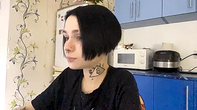 Snapshot of CandaceBlaze chatting on October 17, 8:10 pm CandaceBlaze online show from October 17, 8:10 pm